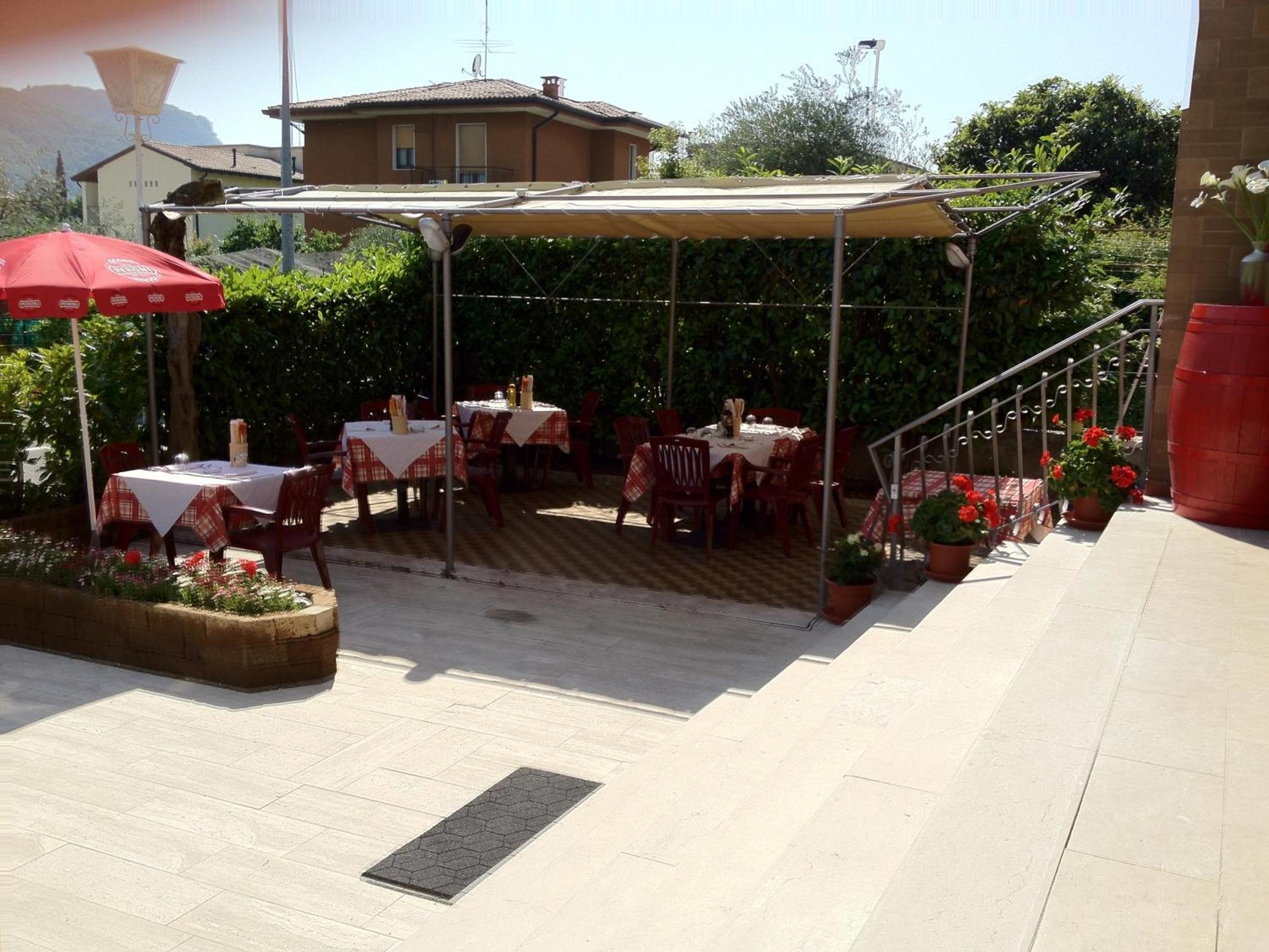 Hotel La Lanterna à Garde Extérieur photo