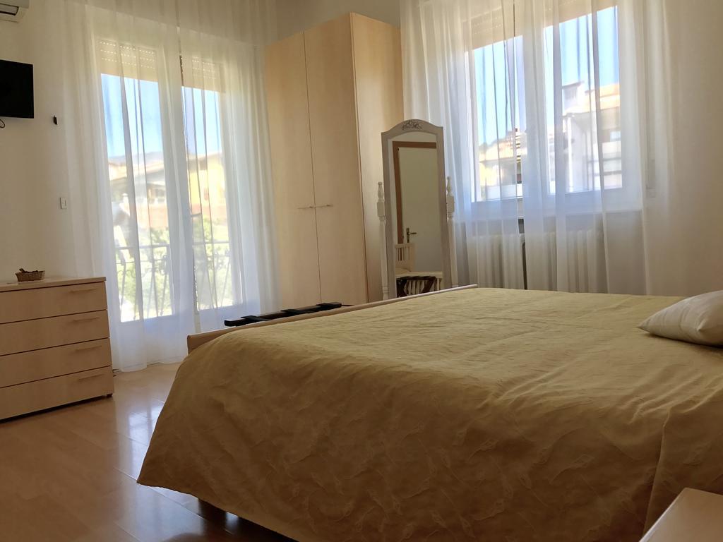 Hotel La Lanterna à Garde Extérieur photo