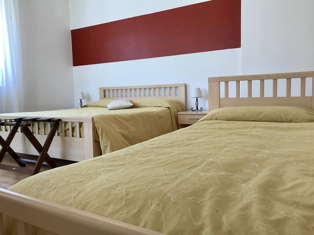 Hotel La Lanterna à Garde Extérieur photo