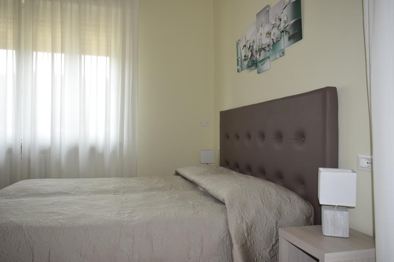 Hotel La Lanterna à Garde Extérieur photo