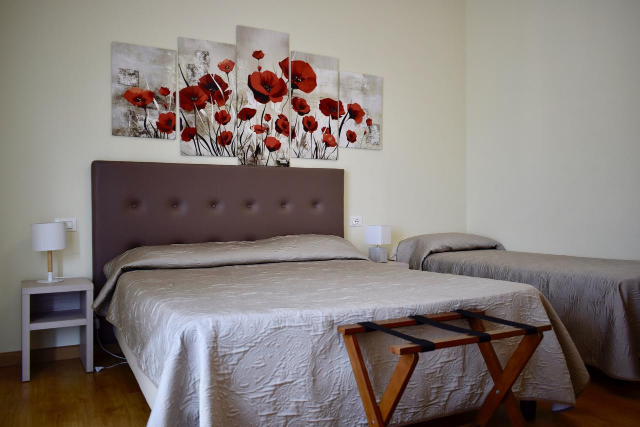 Hotel La Lanterna à Garde Extérieur photo