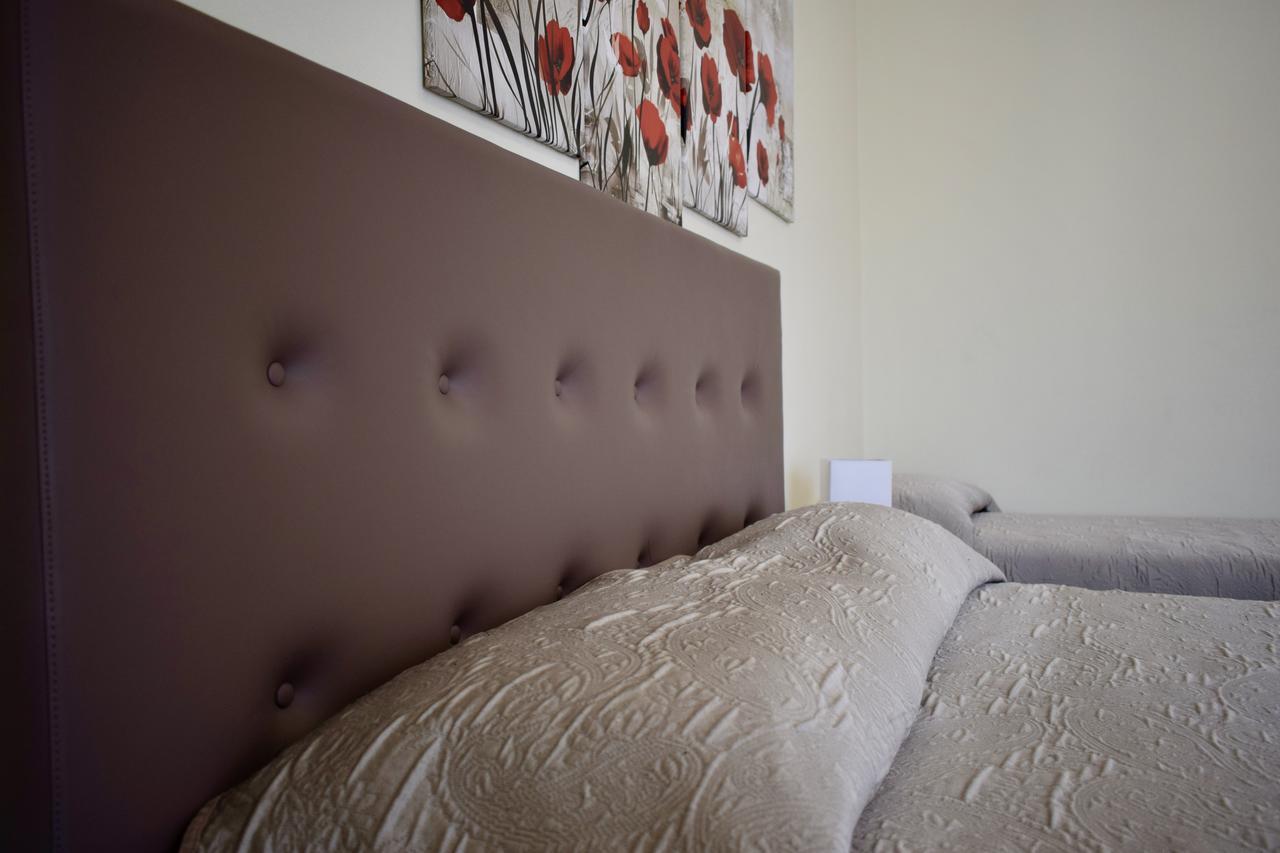 Hotel La Lanterna à Garde Extérieur photo
