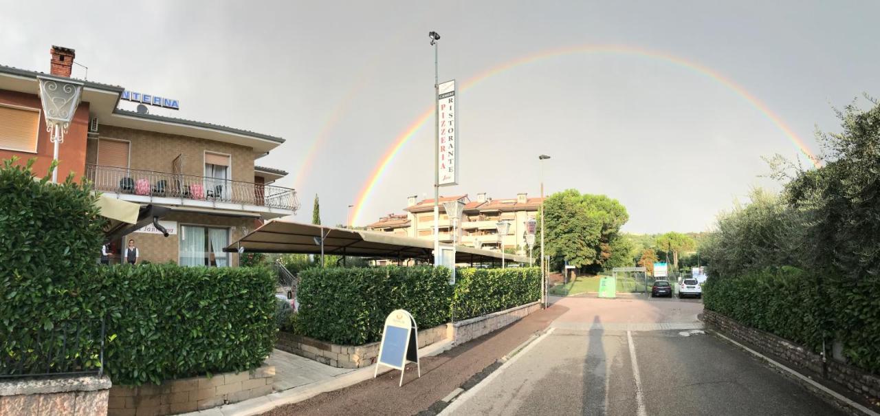 Hotel La Lanterna à Garde Extérieur photo
