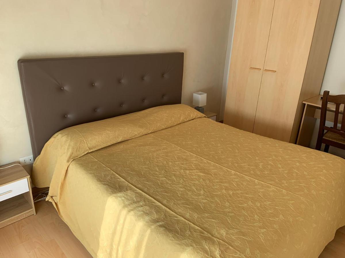 Hotel La Lanterna à Garde Extérieur photo